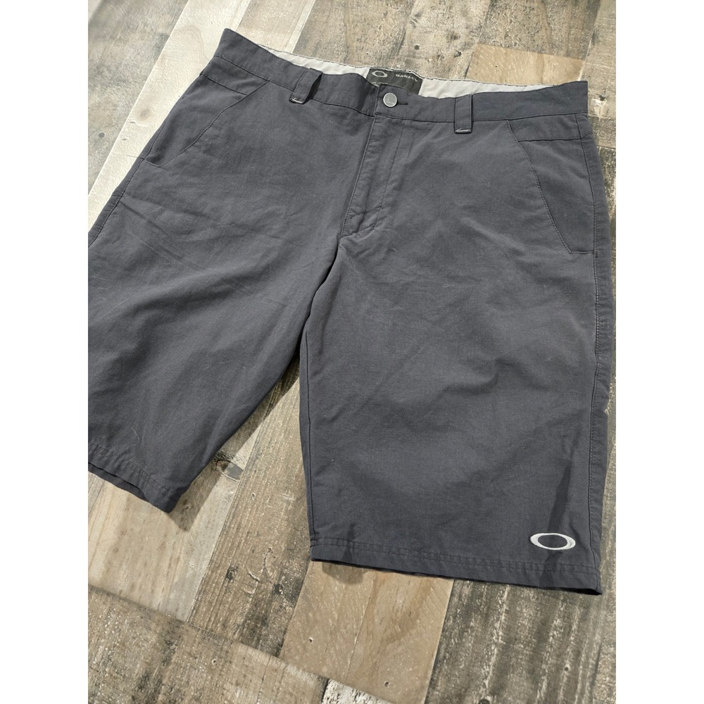 Oakley Mens Chino Shorts Dark Gray Charcoal Flat Front Embroidered Logo Size 38W